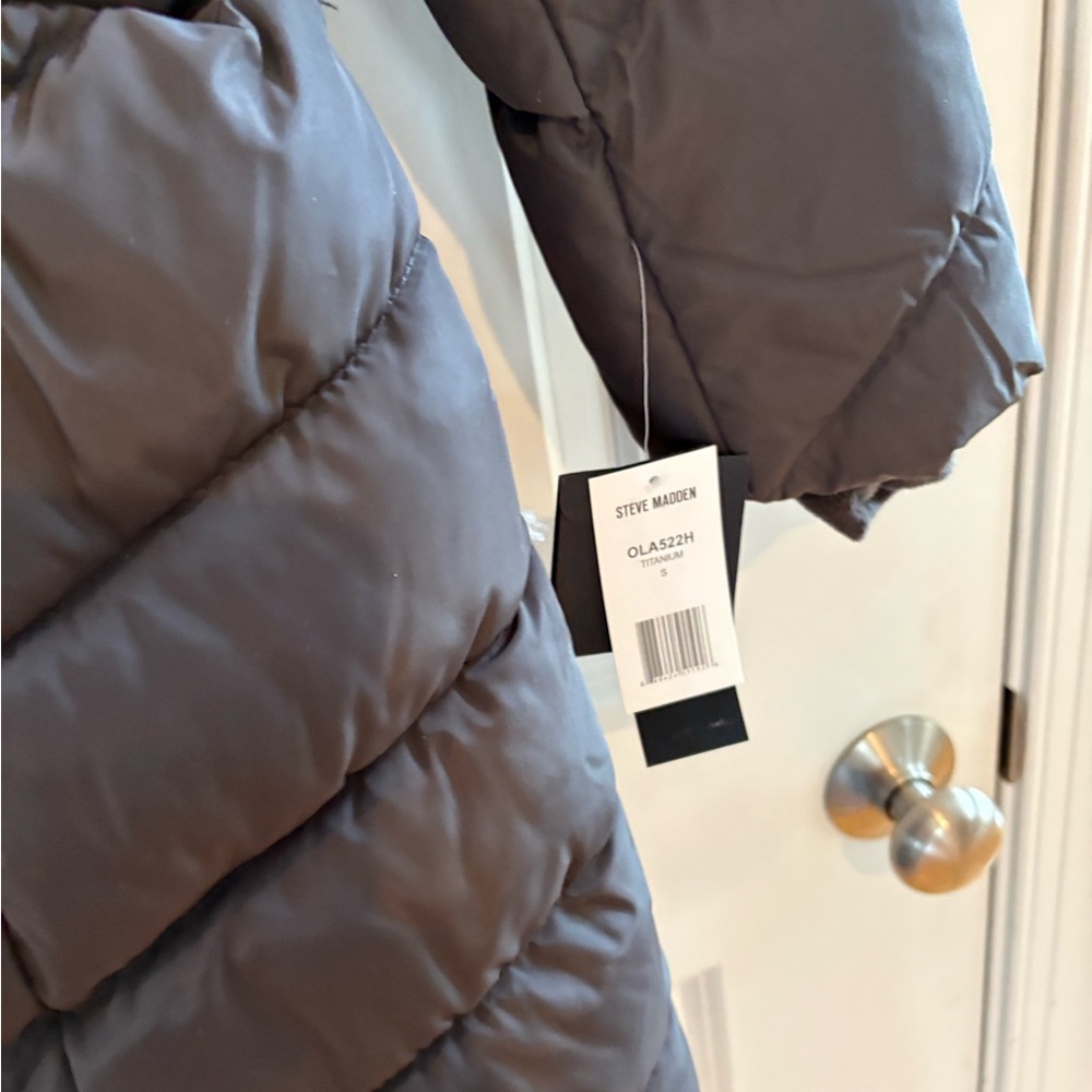Steve Madden Long Hooded Quilted Puffer Coat in Charcoal Gray Titanium - Picture 4 of 8